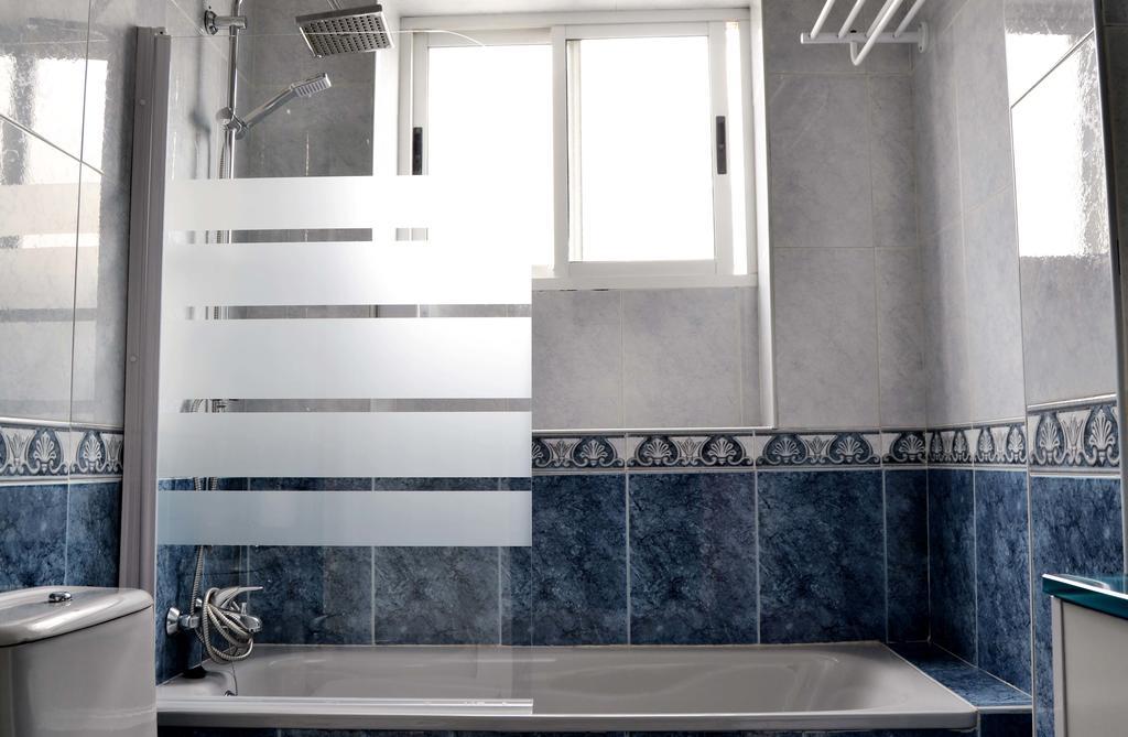 Atico Con Terraza Y Vistas Apartment Малага Екстериор снимка
