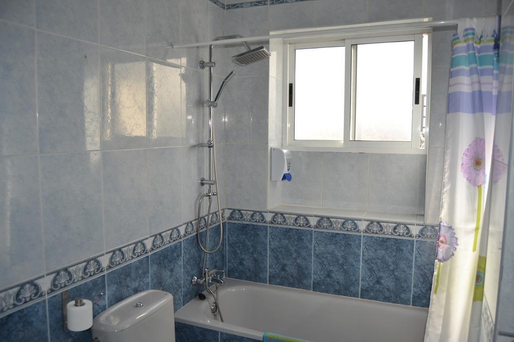 Atico Con Terraza Y Vistas Apartment Малага Екстериор снимка